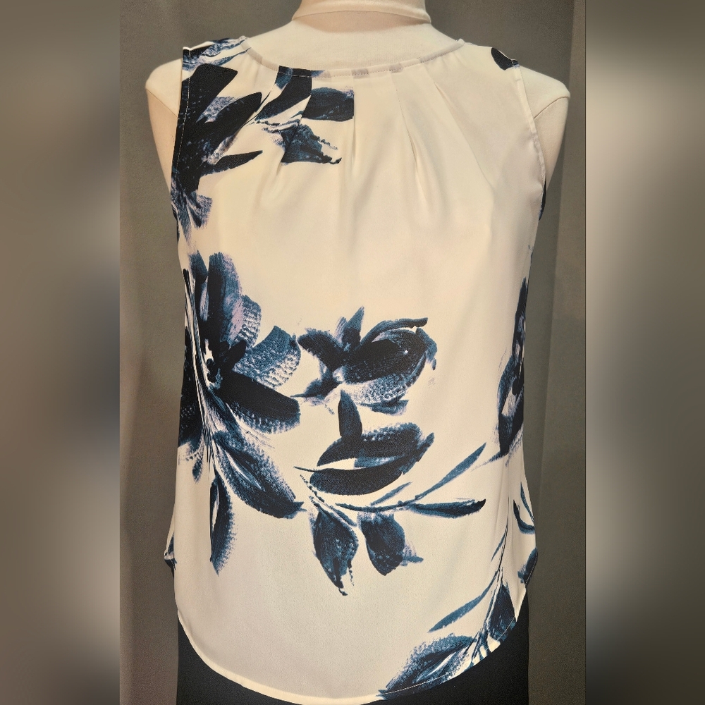 Worthington Sleeveless Shell Top